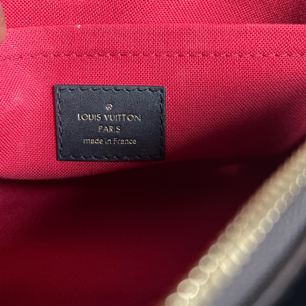 Louis Vuitton OnTheGo Tote Reverse Monogram Giant East West - Picture 2 of 15